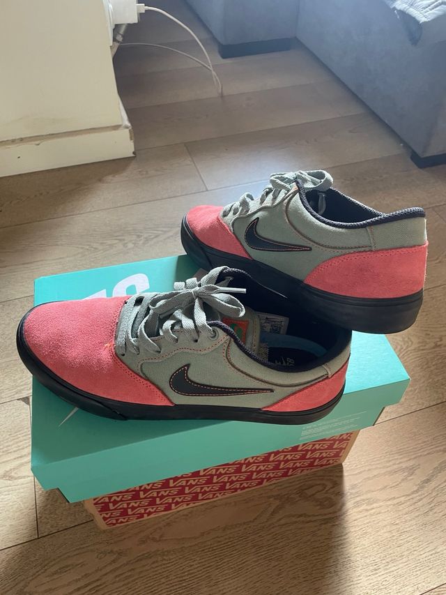 Nike SB Zapatillas Grises y Rosas