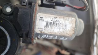 MOTOR ELEVALUNAS DELANTERO DERECHO SEAT IBIZA 1998