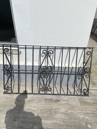Reja de hierro forjado decorativa