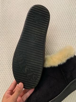 Botas de invierno negras con forro beige
