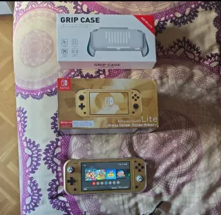 Nintendo Switch Lite Edición Hyrule Dorada