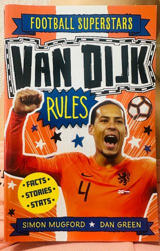 Van Dijk Rules Football Superstars libro inglés