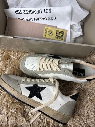 Golden Goose Ballstar Sneakers Grises y Blancas