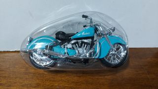 INDIAN CHIEF ROADMASTER  Y DOS MAS  ( 1/18 )