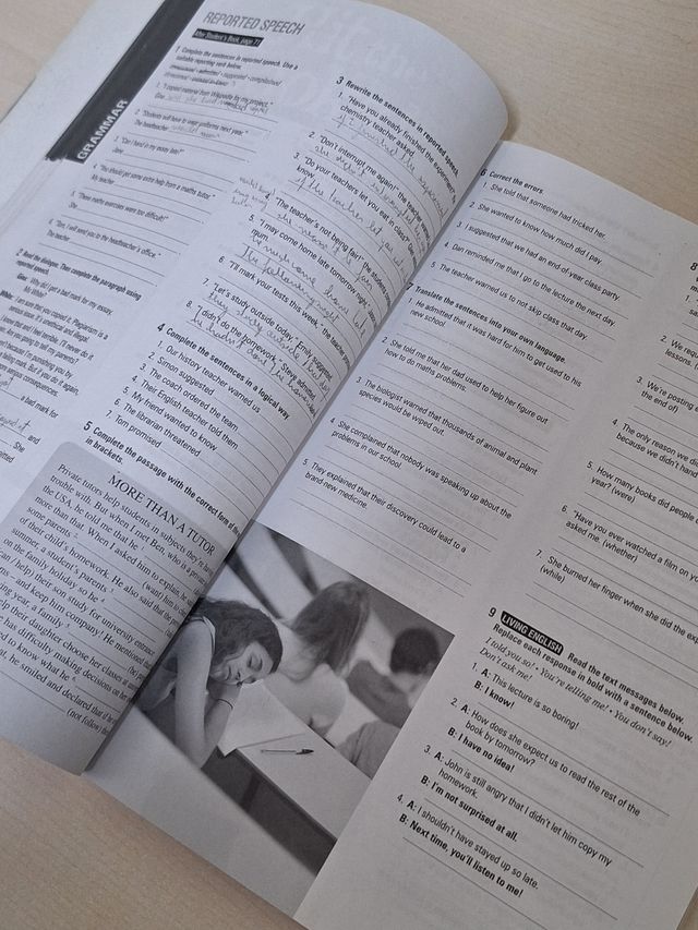 LIVING ENGLISH 1 Bachillerato workbook