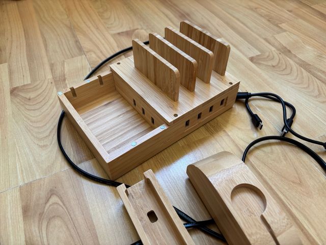 Estación de Carga Bambú