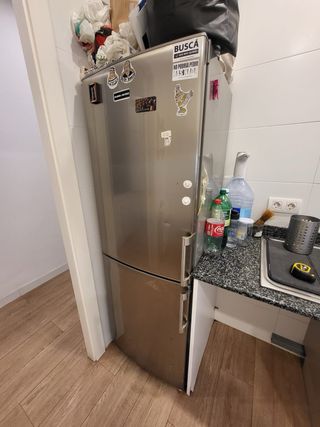 Nevera combinada con congelador.