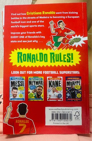 Ronaldo Rules Football Superstars libro inglés