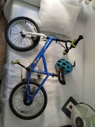 Bicicleta infantil azul