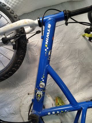 Bicicleta infantil azul