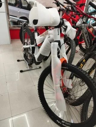Bicicleta Eléctrica Montaña. Nueva sin estrenar.