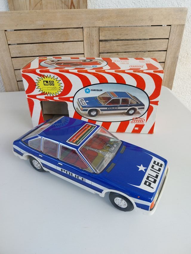Coche Policía Chrysler Paya