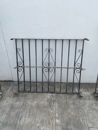 Reja de hierro forjado decorativa