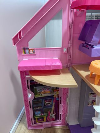 Casa Malibu Barbie y vestidos para barbie