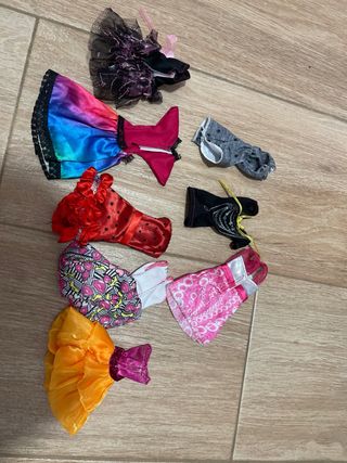 Casa Malibu Barbie y vestidos para barbie