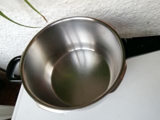 Cuerpo Olla Express WMF de 4.5 litros con cestillo