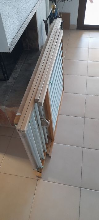 Cuna de bebé de madera