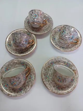 Conjunto de 5 chávenas e pires