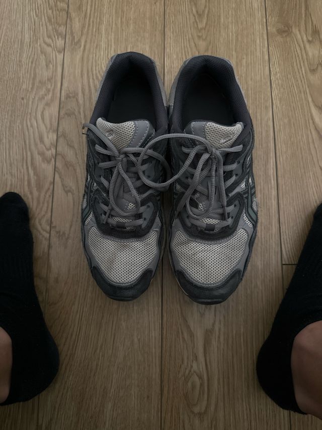 Vendo Zapatillas New Balance Grises