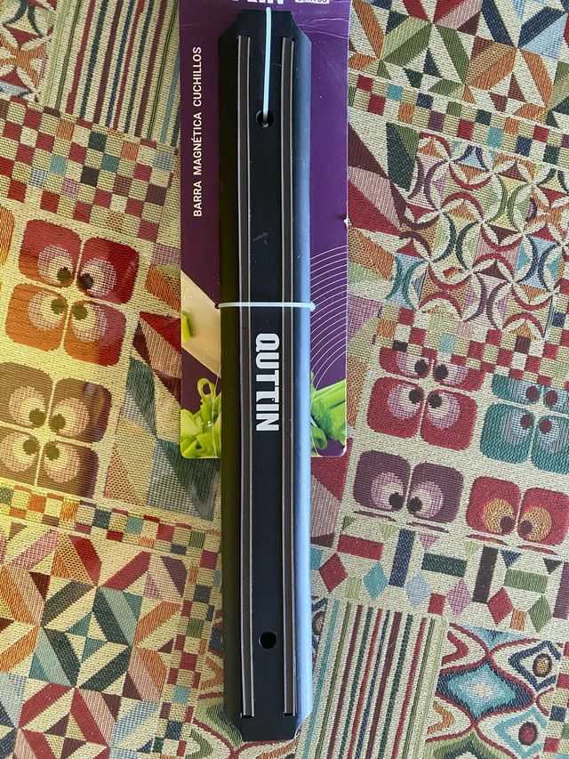 Barra Magnética Cuchillos Quttin Negra