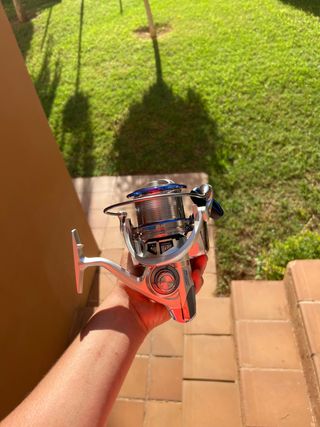 Carrete de pesca Spinit Hop 7700