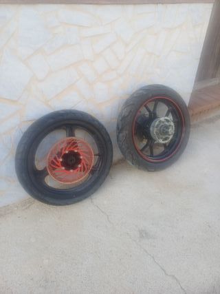 Ruedas Moto 125cc Vendo