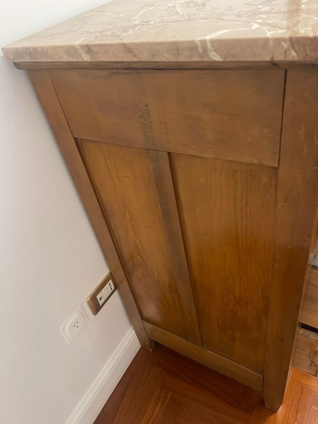 Como' antico con piano in marmo