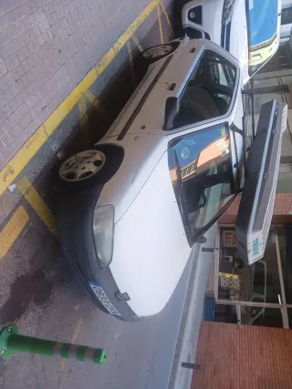 Peugeot 106 2001 etiqueta B