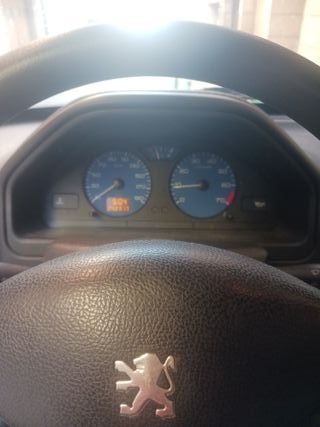 Peugeot 106 2001 etiqueta B