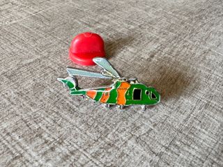 Pin Helicóptero Verde y Naranja