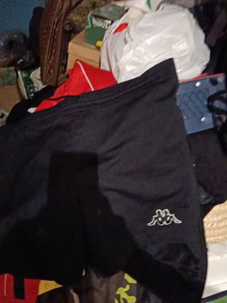 Camiseta Kappa Negra y Amarilla