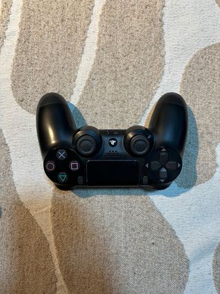 PS4 (PlayStation 4) Negra + Juegos + mandos