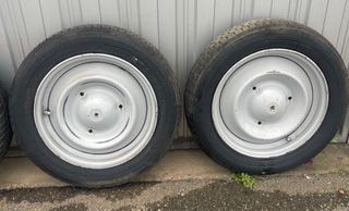 Ruedas Citroen 2CV con Neumáticos