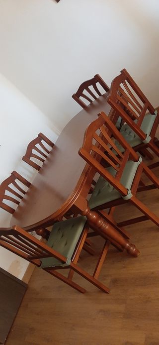 Conjunto Muebles Comedor: Vitrina, Mesa y 6 Sillas