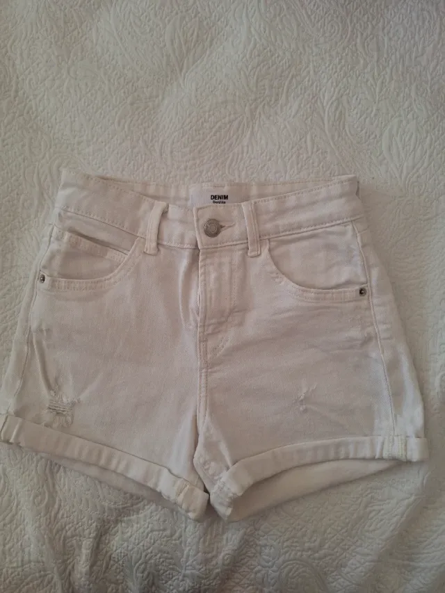 Pantalón corto vaquero blanco Bershka