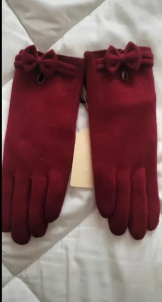 Guantes de mujer burdeos con lazo
