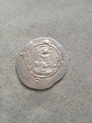 Moneda antigua persa de plata