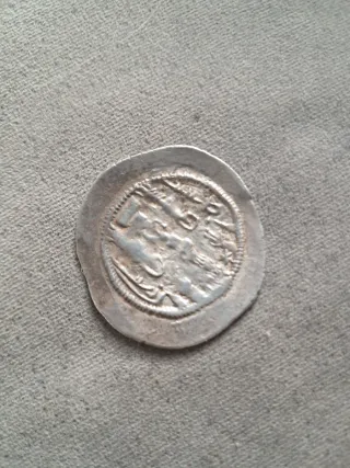 Moneda antigua persa de plata