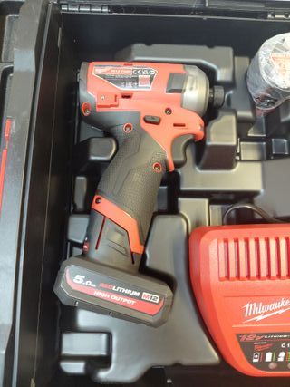 Lote Milwaukee M12 FUEL