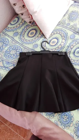 Falda de vuelo negra nueva