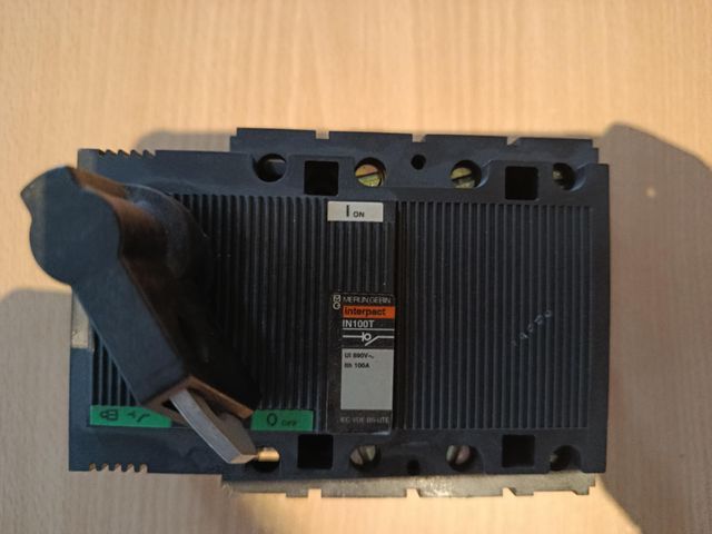 Seccionador 3 Polos Merlin Gerin 100A