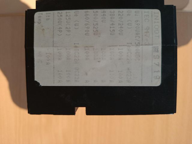 Seccionador 3 Polos Merlin Gerin 100A