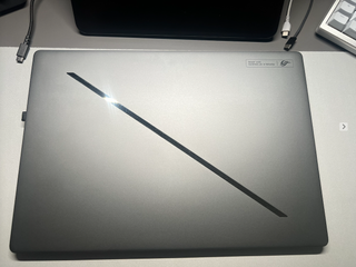Portátil Asus ROG Zephyrus G16 OLED 240Hz
