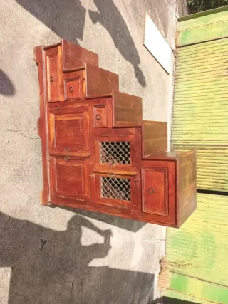 Mueble auxiliar de madera antiguo