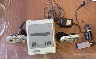 Super Nintendo con 2 mandos y 3 juegos