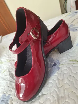 Zapatos sin estrenar talla 40