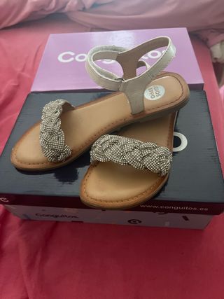 Sandalias Conguitos Piel Beige y Plata