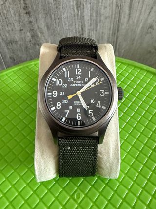 Reloj Timex Expedition Scout Negro Verde Militar.