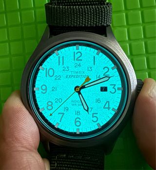 Reloj Timex Expedition Scout Negro Verde Militar.