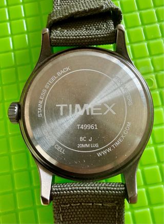 Reloj Timex Expedition Scout Negro Verde Militar.